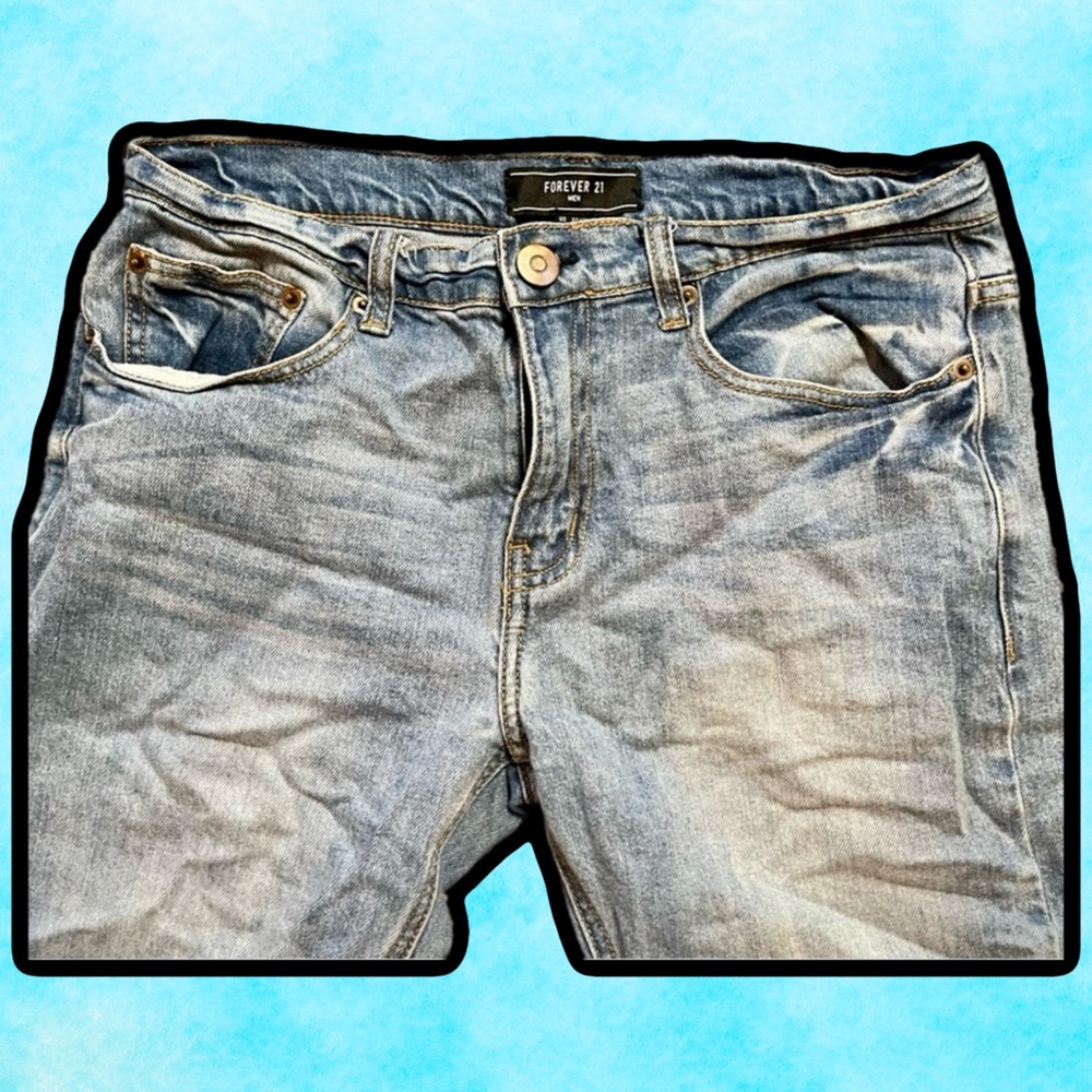 π Cool distressed denim shorts - Picture 2 of 4
